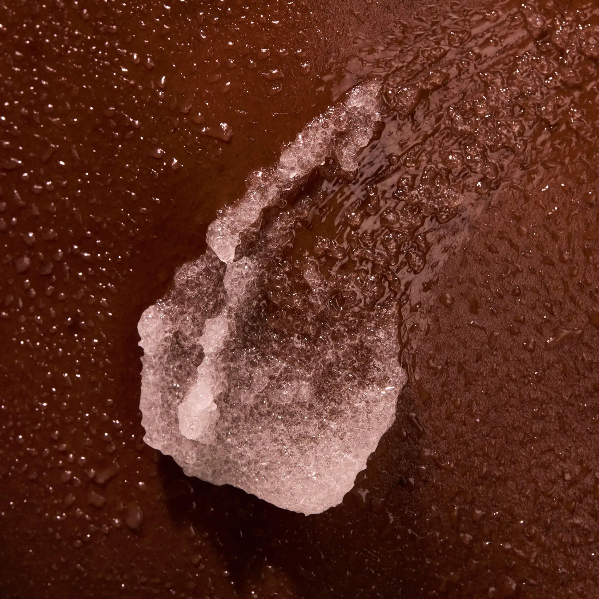 the-glow-getter-multi-oil-body-scrub-y1 NATR-40028-Alt-Image-TheGlowGetterMulti-OilBodyScrub-08.webp