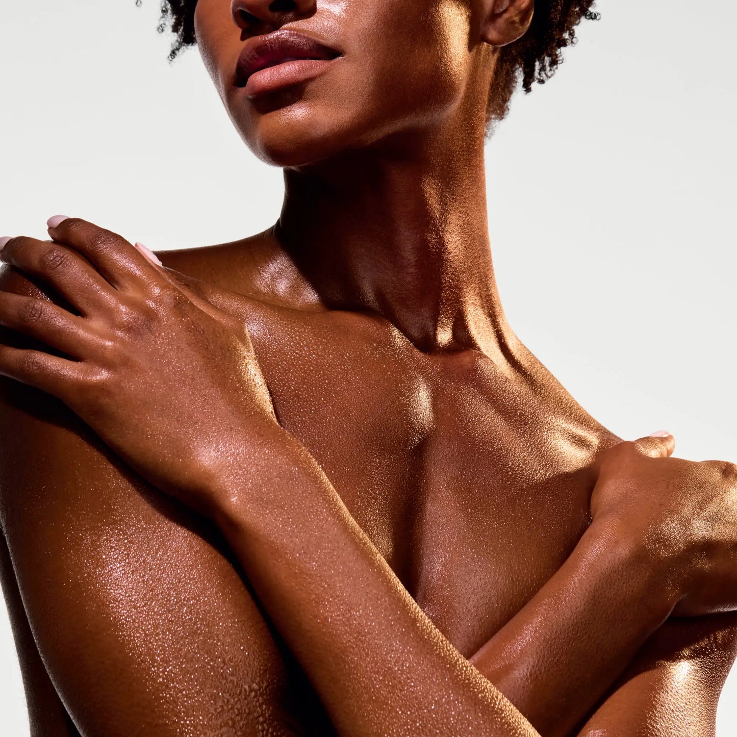 the-glow-getter-multi-oil-body-scrub-y1 NATR-40028-Alt-Image-The_Glow_Getter_Multi-Oil_Body_Scrub-06_1.webp